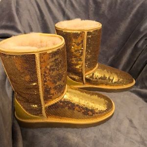 Ugg Australia Sequin Classic Short Boot Gold NWOT.